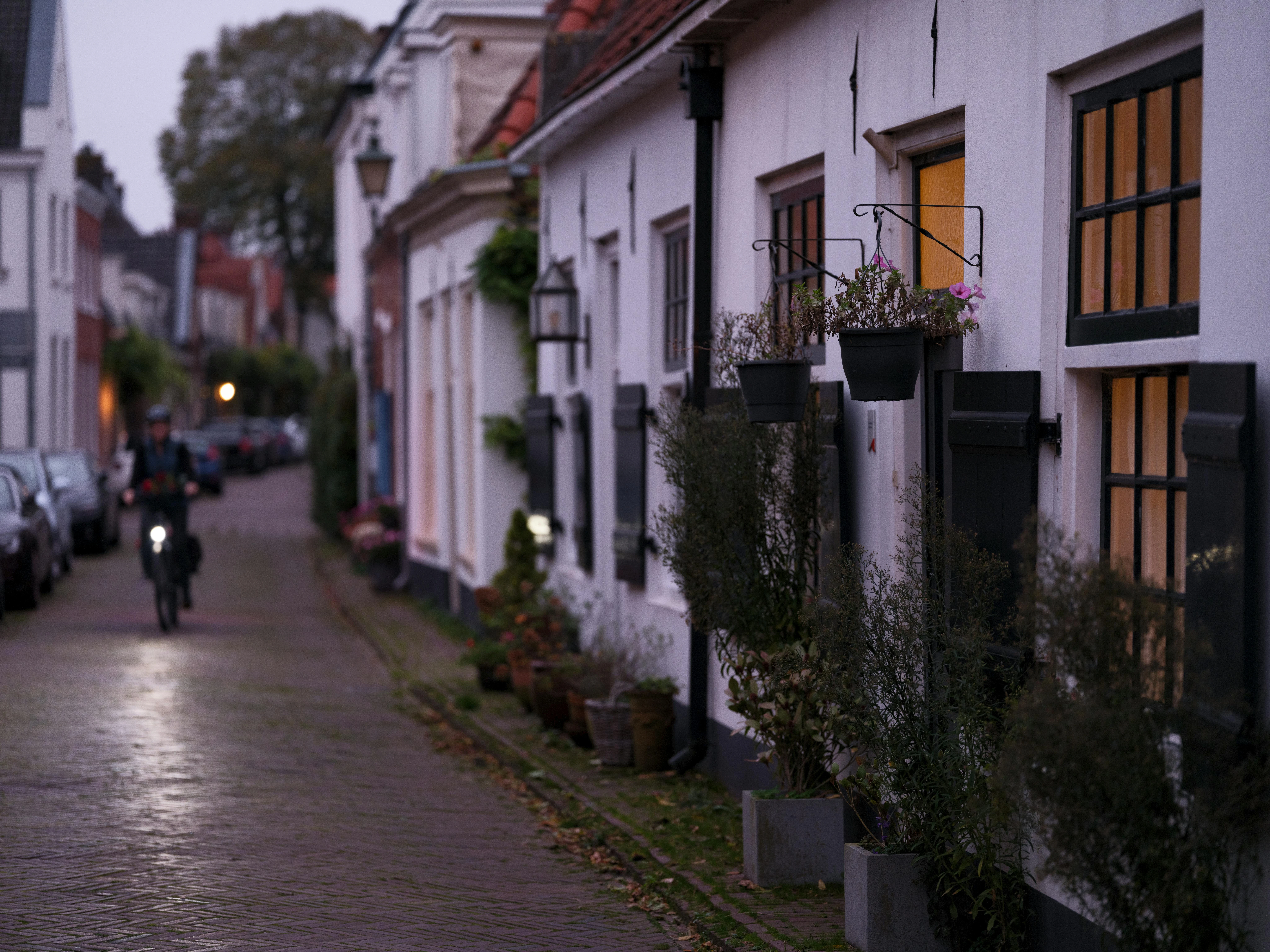 Te felle fietsverlichting zorgt voor gevaarlijke situaties | Kom naar Zaandam CityBikes voor de juiste instellingen